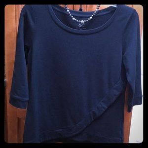 NY&C Black med 3/4 sleeve tulip hem top banded hem